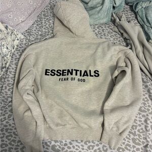 Essential hoodie